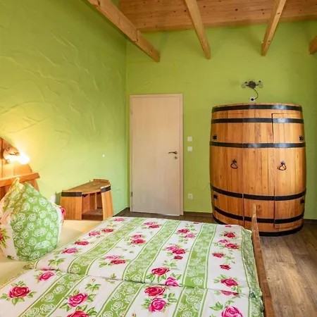 Obsttraeume Schlafen Im Weinfass شقة *