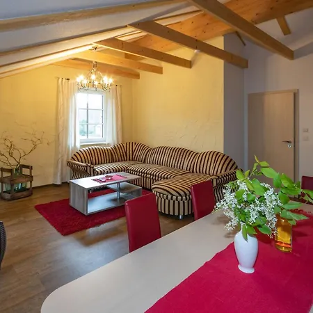 Obsttraeume Schlafen Im Weinfass *