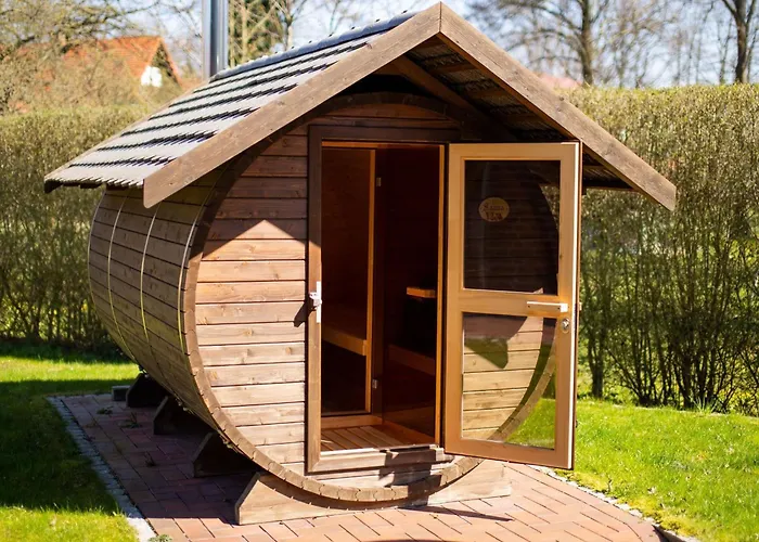 Obsttraeume Schlafen Im Weinfass *